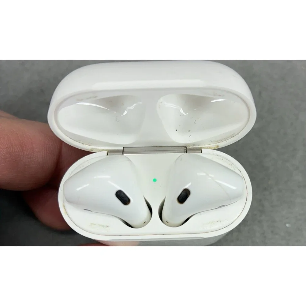 Apple AirPods 2nd Generation White Wireless Bluetooth Earbuds with Charging Case
